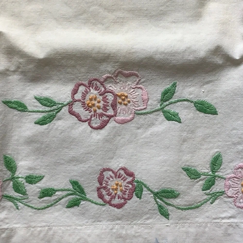 Vintage Embroidered Floral Pillowcase Set of 2
